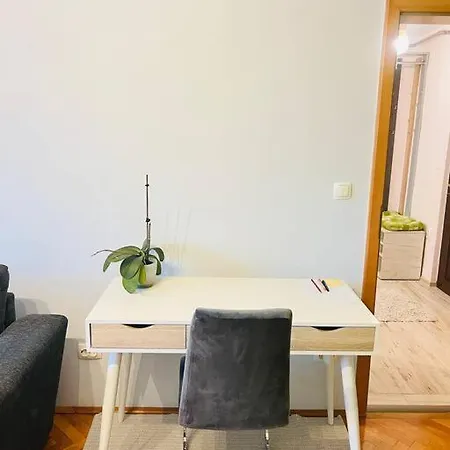 Apartamento 2 Bedroom And Separate Kitchen 52mp Timişoara