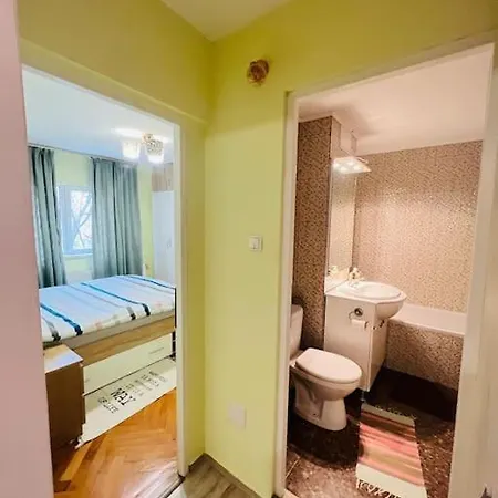 2 Bedroom And Separate Kitchen 52mp Тимишоара
