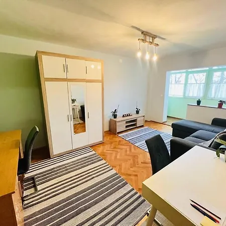 2 Bedroom And Separate Kitchen 52mp Apartament