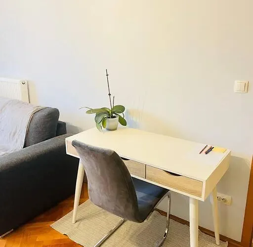 2 Bedroom And Separate Kitchen 52mp Timişoara