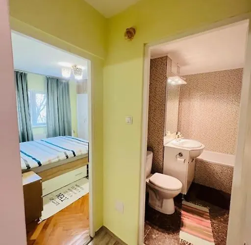 2 Bedroom And Separate Kitchen 52mp Timişoara